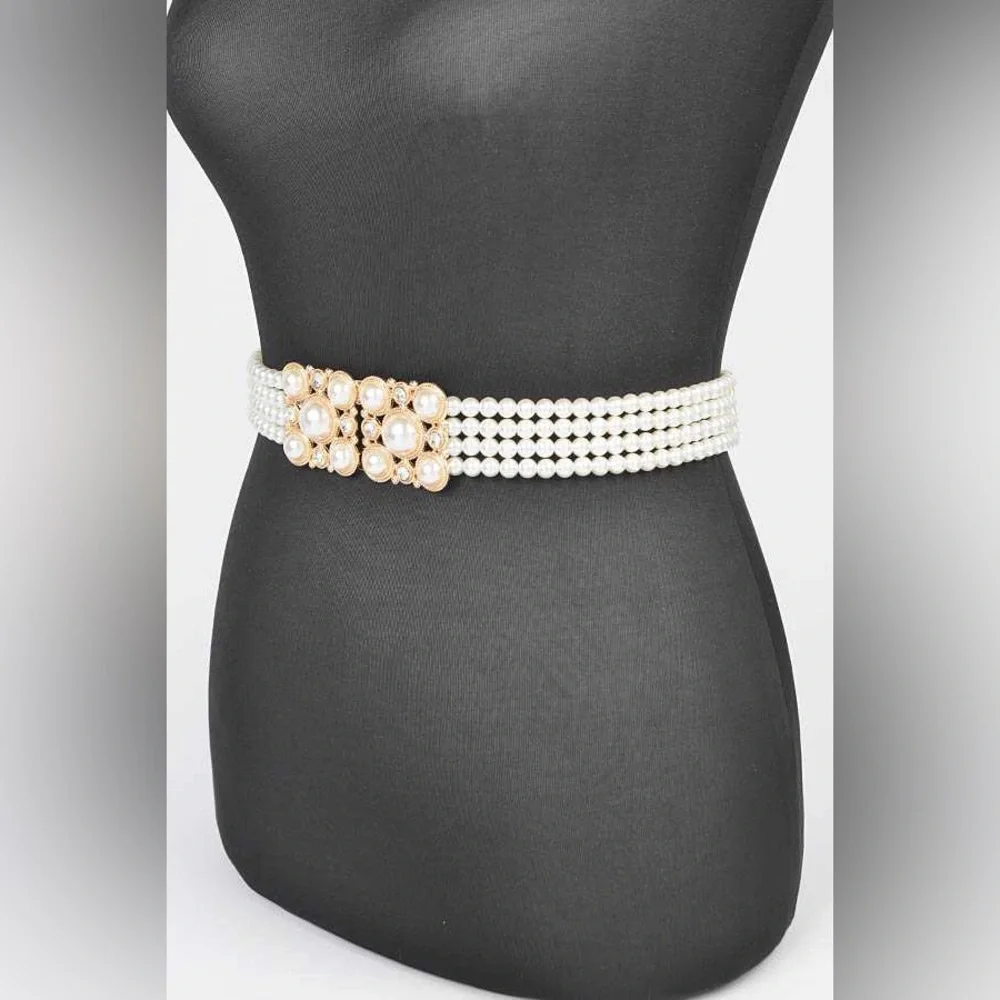 Elegant Freshwater Pearl Embellished Statement Belt